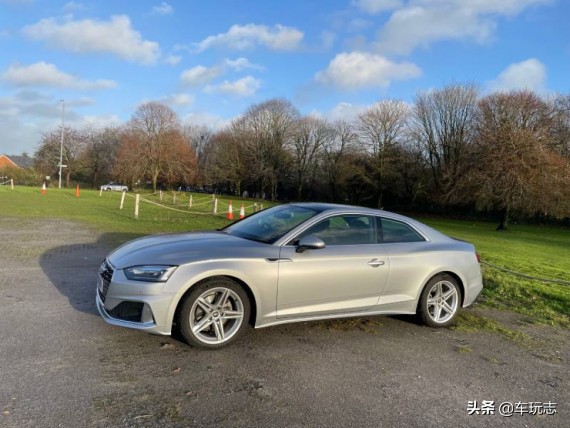 奥迪a52010款,高颜值又动感最新款奥迪a5轿跑