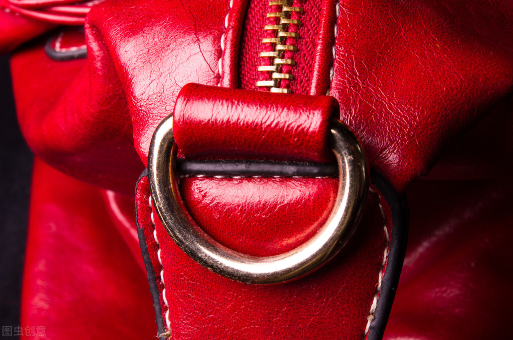 怎么分辨人造皮革,教你用一滴水辨别真皮和人造皮革