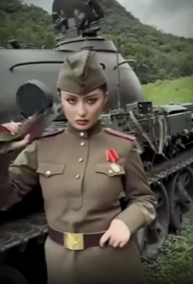 从买拉达到买手机,宣传片中俄军赚的卢布贬值非常厉害