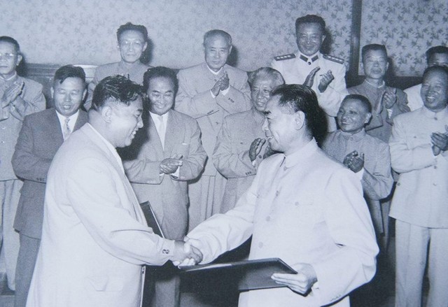 1958年和1964年，朝鲜领导人两次途经中国访问越南，线路是怎样的