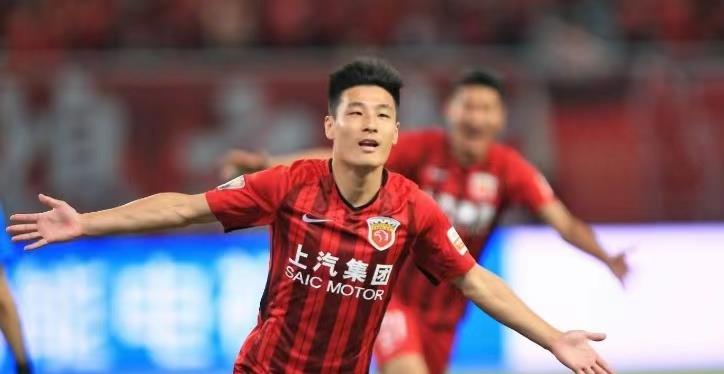 上港2017足协杯亚军领奖,徐新拿冠军