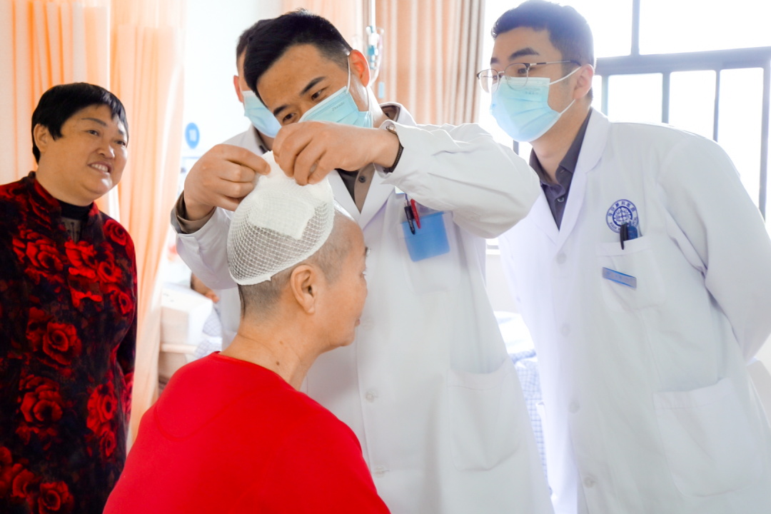 山东患者慕名跨省求医，华安脑科妙手施术
