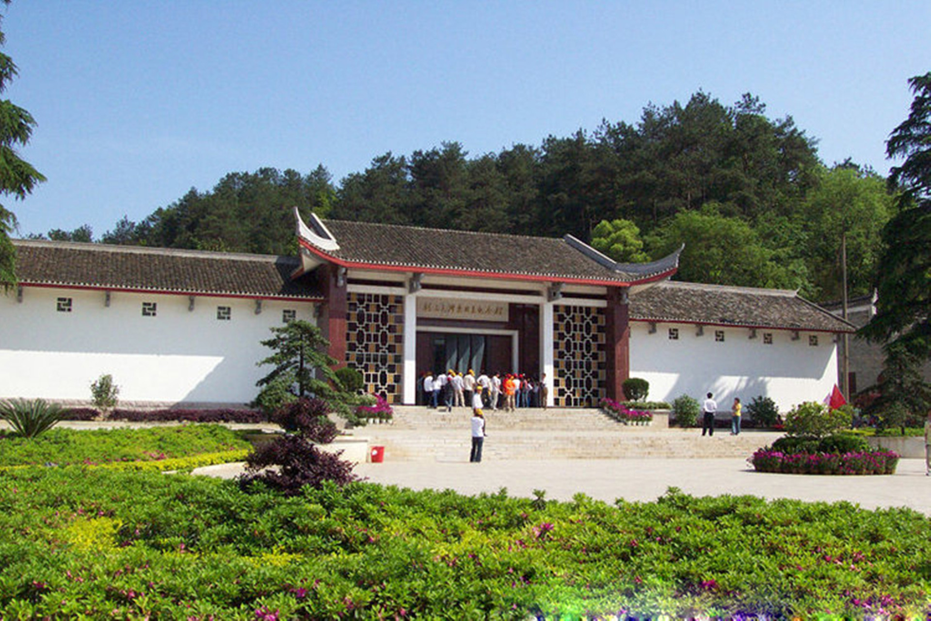 1990年*国锋华**重回韶山，毛主席亲人好奇问道：叫你华书记还是华老