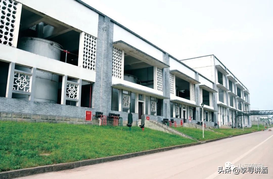 山河醉我||12个必须打卡的白酒胜地