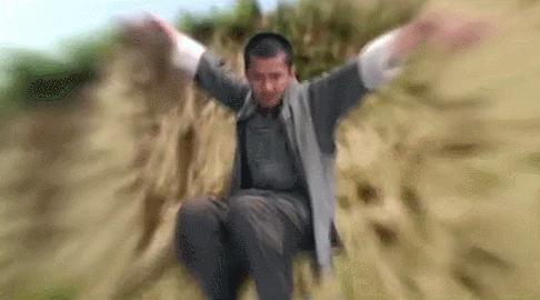 涂发胶抹口红，打仗住酒店，这些抗日剧，对得起以前的战士吗？