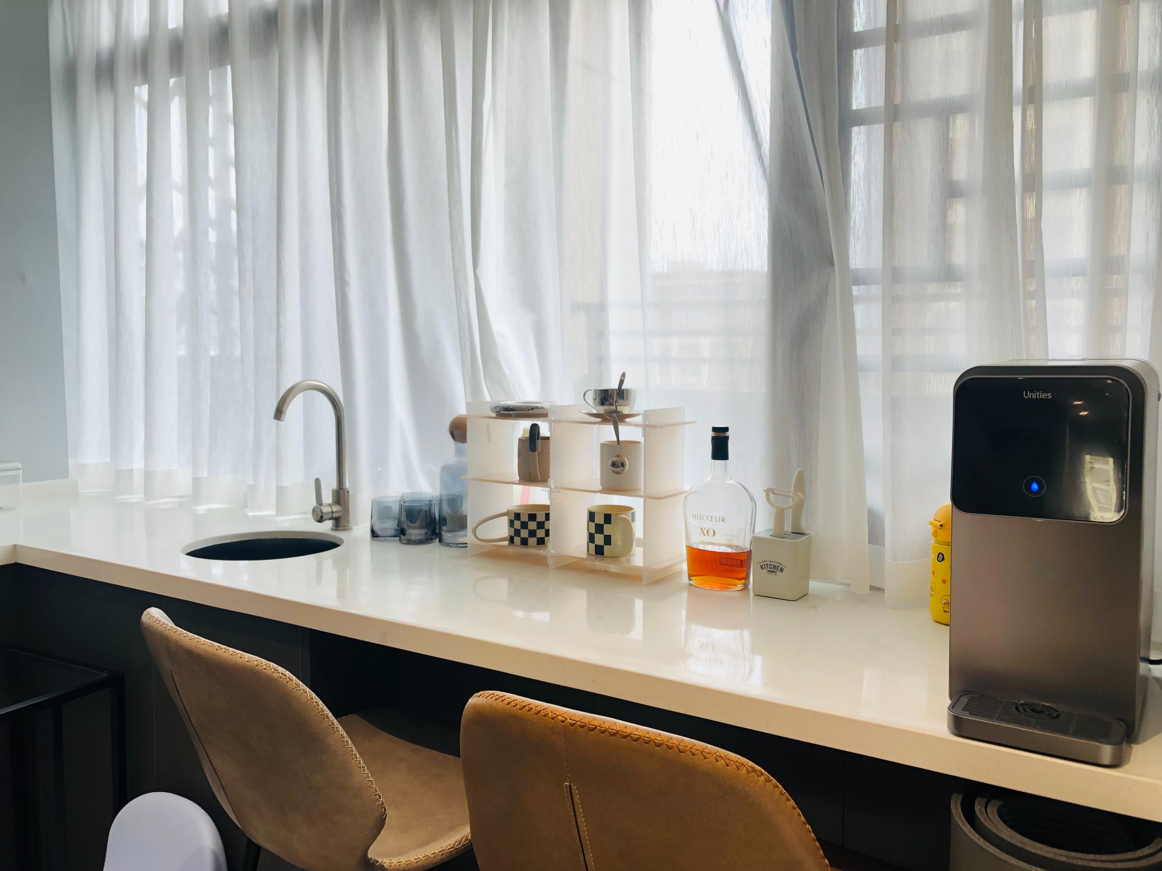 家装设计效果图客餐厅现代轻奢,现代极简装修风格客餐厅效果图