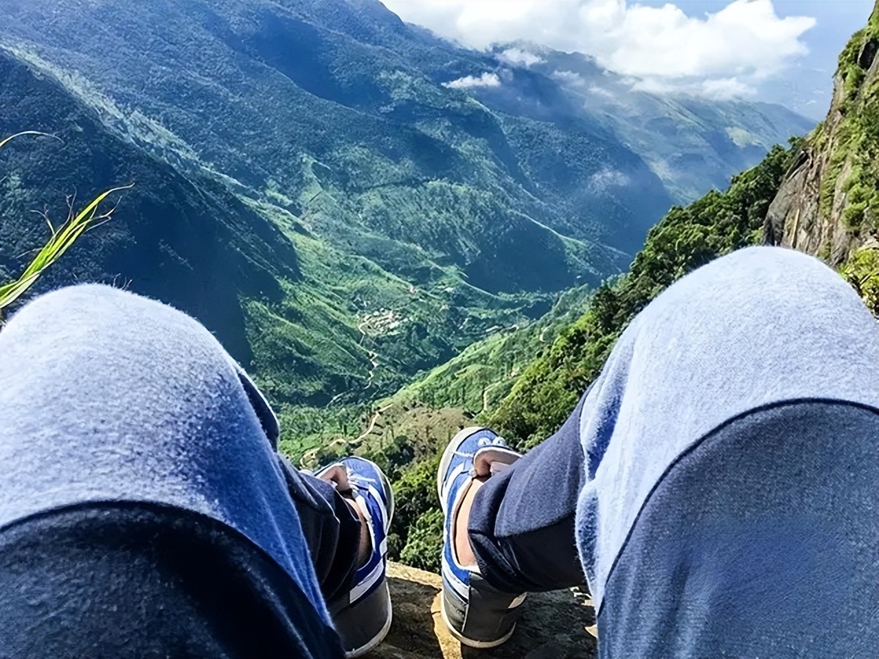 雇*火军**商当保镖，单笔订单上亿！广东小伙出国买口罩，只为赚钱？