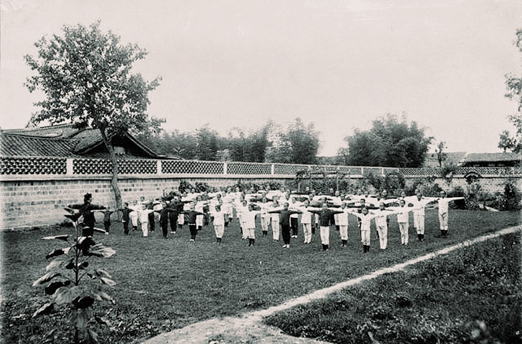 探秘桃花攻略,探秘桃花村山洞