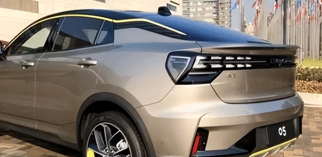 暴雨期间车辆涉水注意事项,汽车暴雨天气涉水注意事项