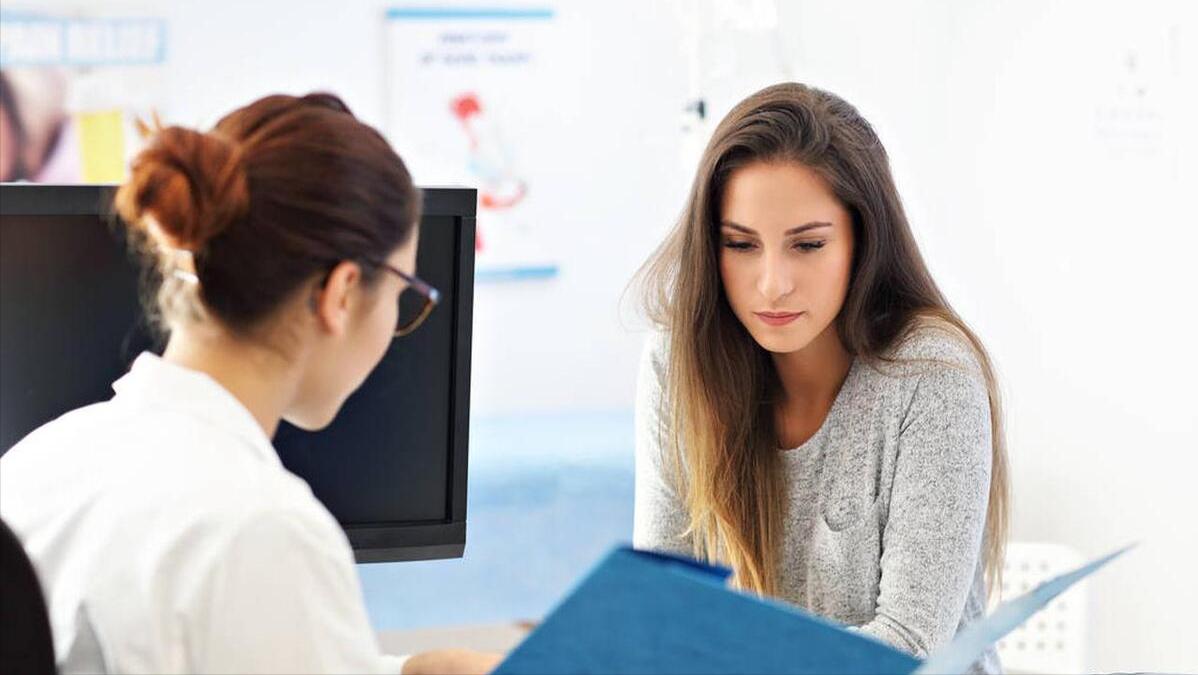 54岁女子确诊外阴癌，追悔莫及！提醒女性：下身4种异常，别大意