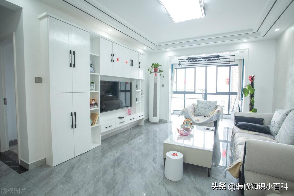 过时的电视背景墙怎样翻新,过时的电视背景墙