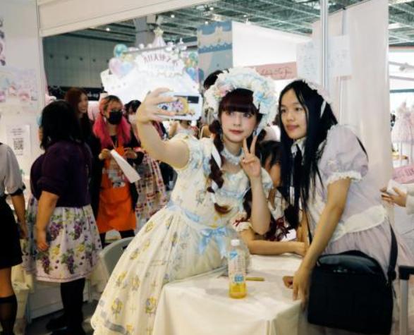 惊艳上海漫展的女菩萨,上海漫展惊现女菩萨巴黎世家