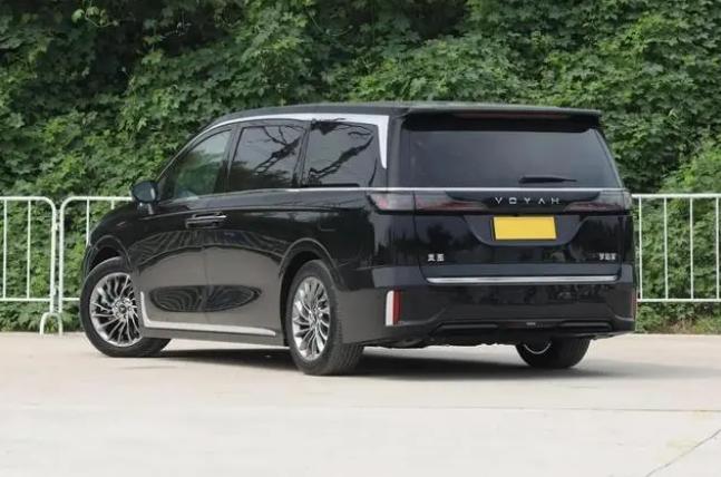 传祺e9MAX对比新岚图梦想家试驾,岚图梦想家跟传祺e9比较