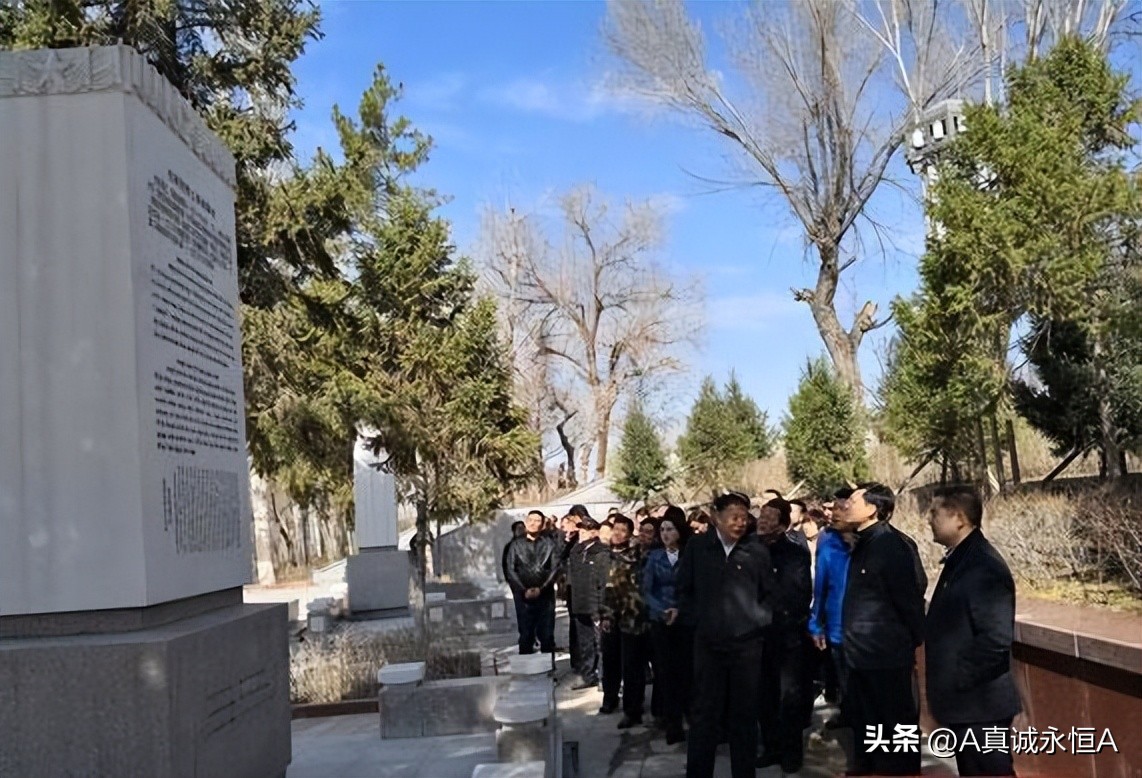 敌人扒掉她的上衣,用半截酒瓶刺她的乳房,誓死如归的女英烈