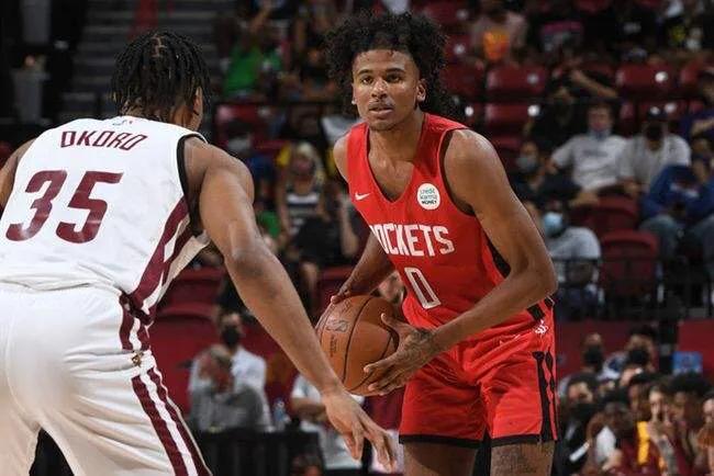 中国男篮为亚洲杯准备归化球员,篮球队抵达菲律宾