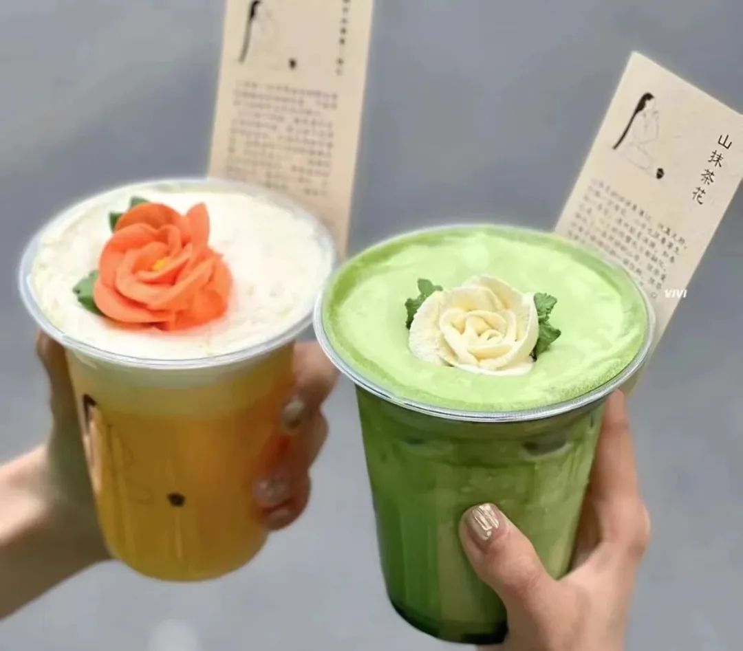 摆摊卖奶茶爆火产品,摆摊卖奶茶真的能赚钱吗