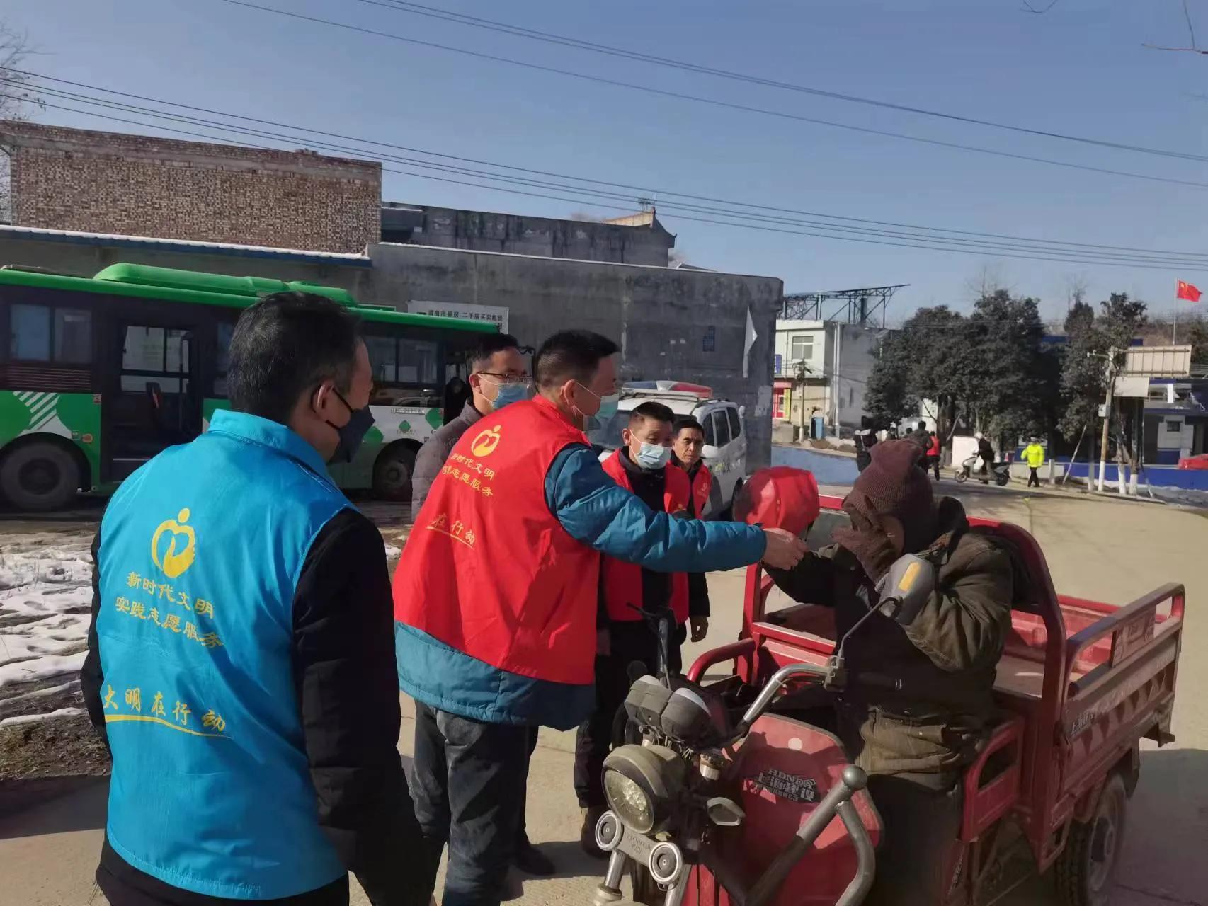 公安春节不打烊民警在岗保平安,县交警圆满完成春节安保任务