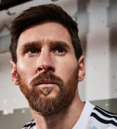 2014年的梅西巴萨,2014梅西和2022梅西谁更强