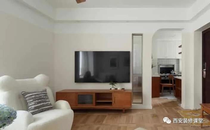 电视墙砸个门,客厅背景墙全砸