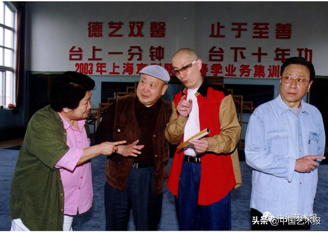 杩欎釜灞曡涓轰粈涔堜細闇囨捈浜哄績,杩欎釜灞曡鎵撶牬鑹烘湳鍜岀敓娲荤殑鐣岄檺