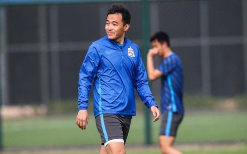 “你行你上”的泼皮理论，全然不见希望，冯潇霆：我退位给巩汉林