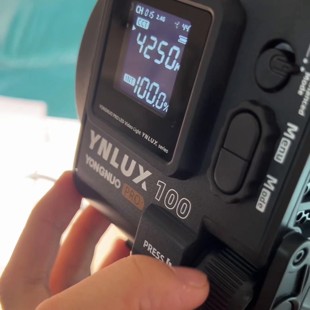 永诺lux200和lux100pro对比,永诺lux100与pro