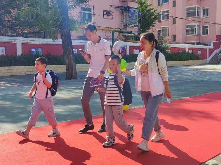 小学一年级逐梦起航,三桥街小学入学政策