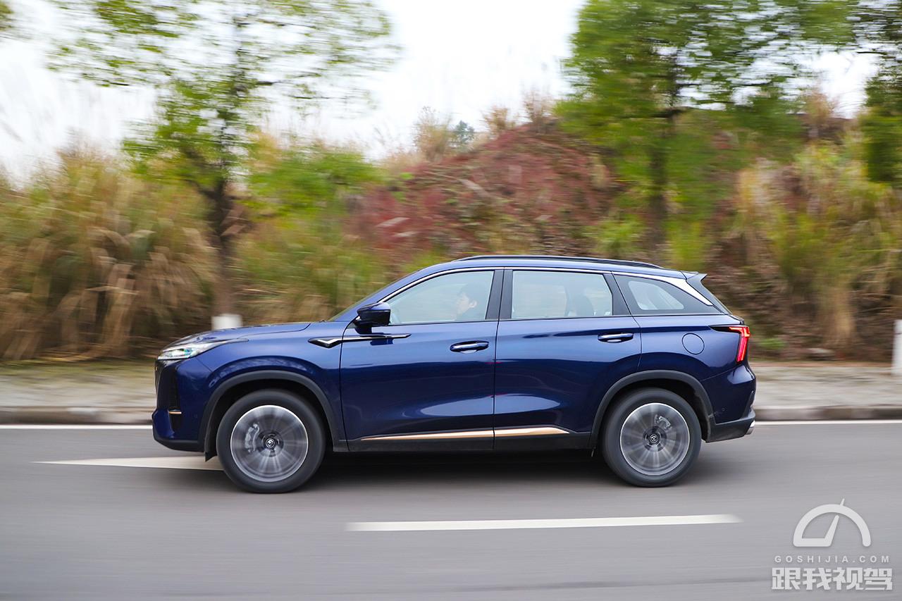 长安cs75plus一代更换二代中控主机,换装8at全时四驱