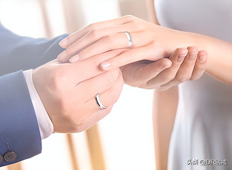 女性戒指的戴法和意义,男士戒指的戴法和运势