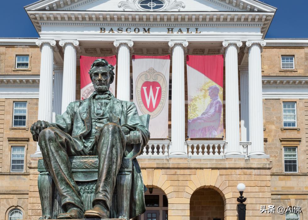 2022美国名校排名前十名大学,2024美国最顶尖的10所公立大学