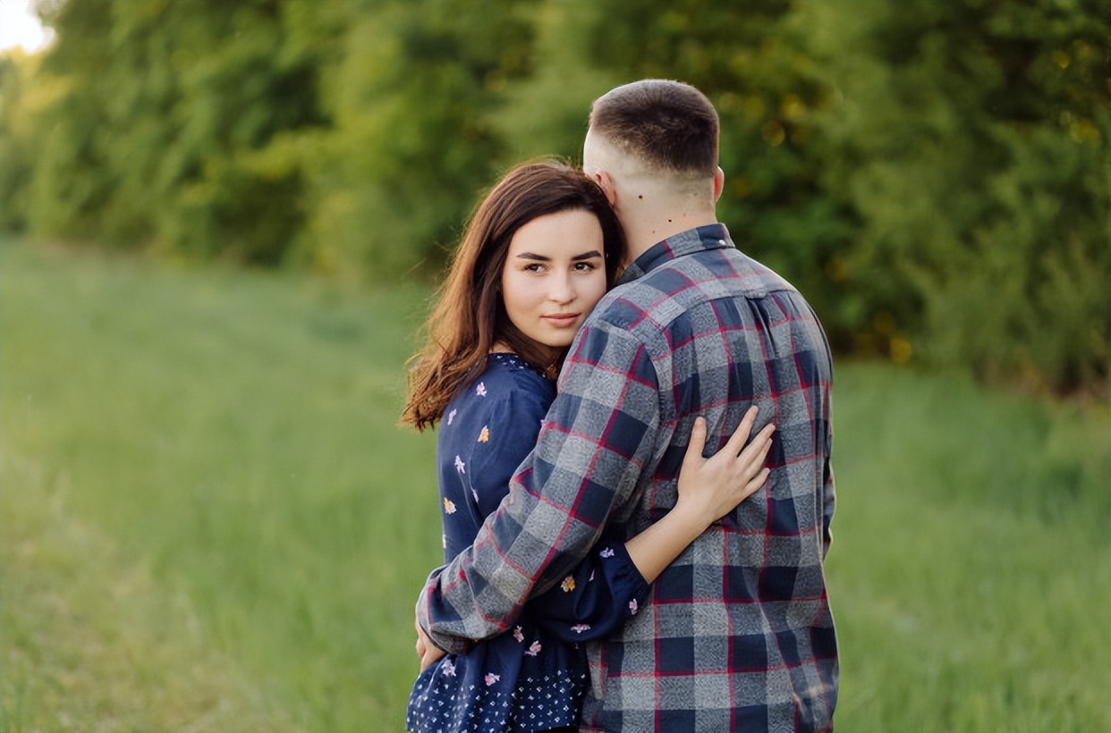 5类称呼证明男人爱不爱你,男人不爱你的3个称呼