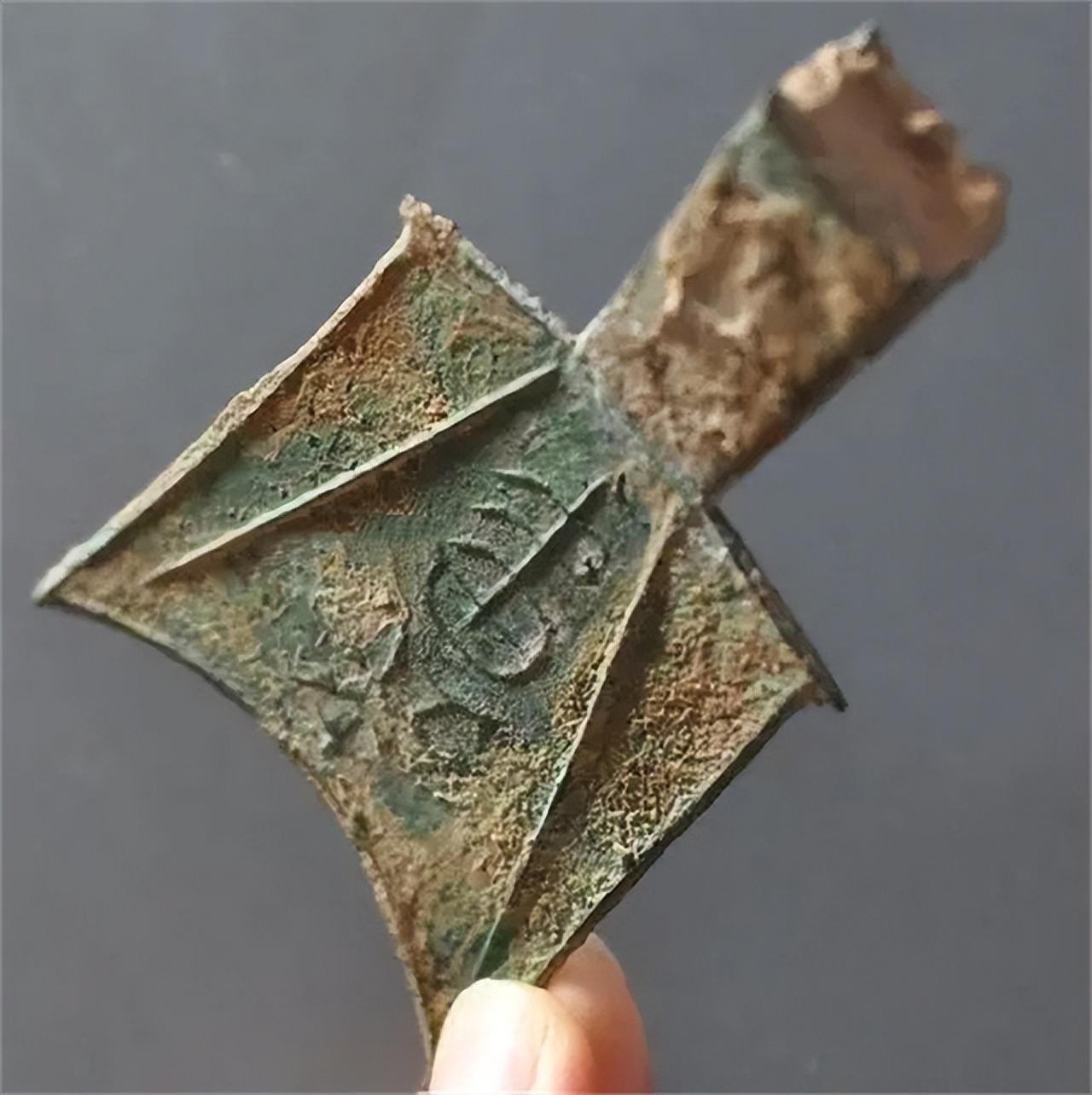 华夏民族最早的钱币空首布