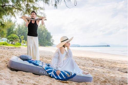 杨烁王黎雯在一起多久了,王黎雯杨烁探班