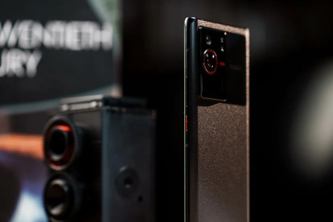 努比亚Z40Pro今日开售，中兴邀吴京代言后子品牌旗舰率先上阵