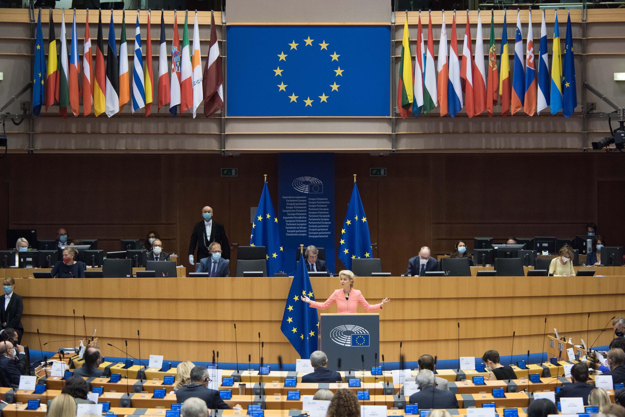 欧洲议会通过对匈牙利的决议,欧洲议会通过压倒性法案