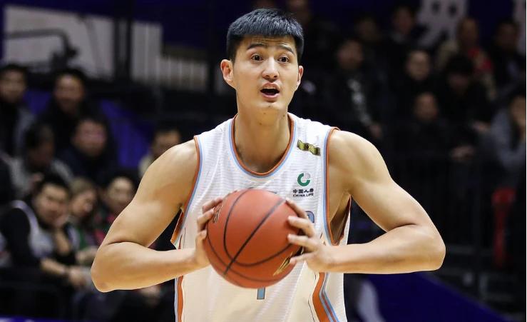 中国男篮新疆男篮球员,最新新疆男篮队球员名单