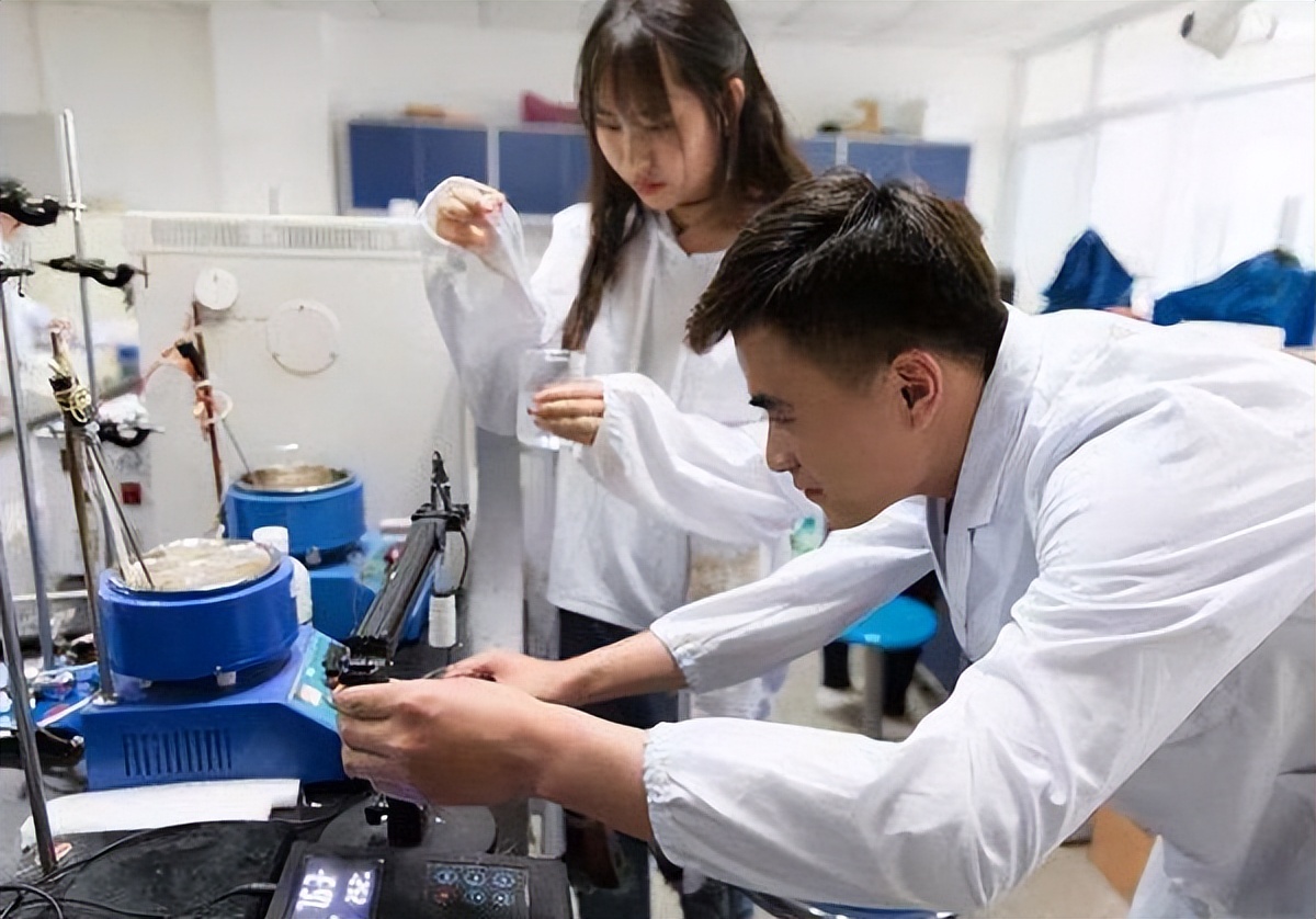 2024年高考女生报考什么专业好,2024年理科女生报什么专业好