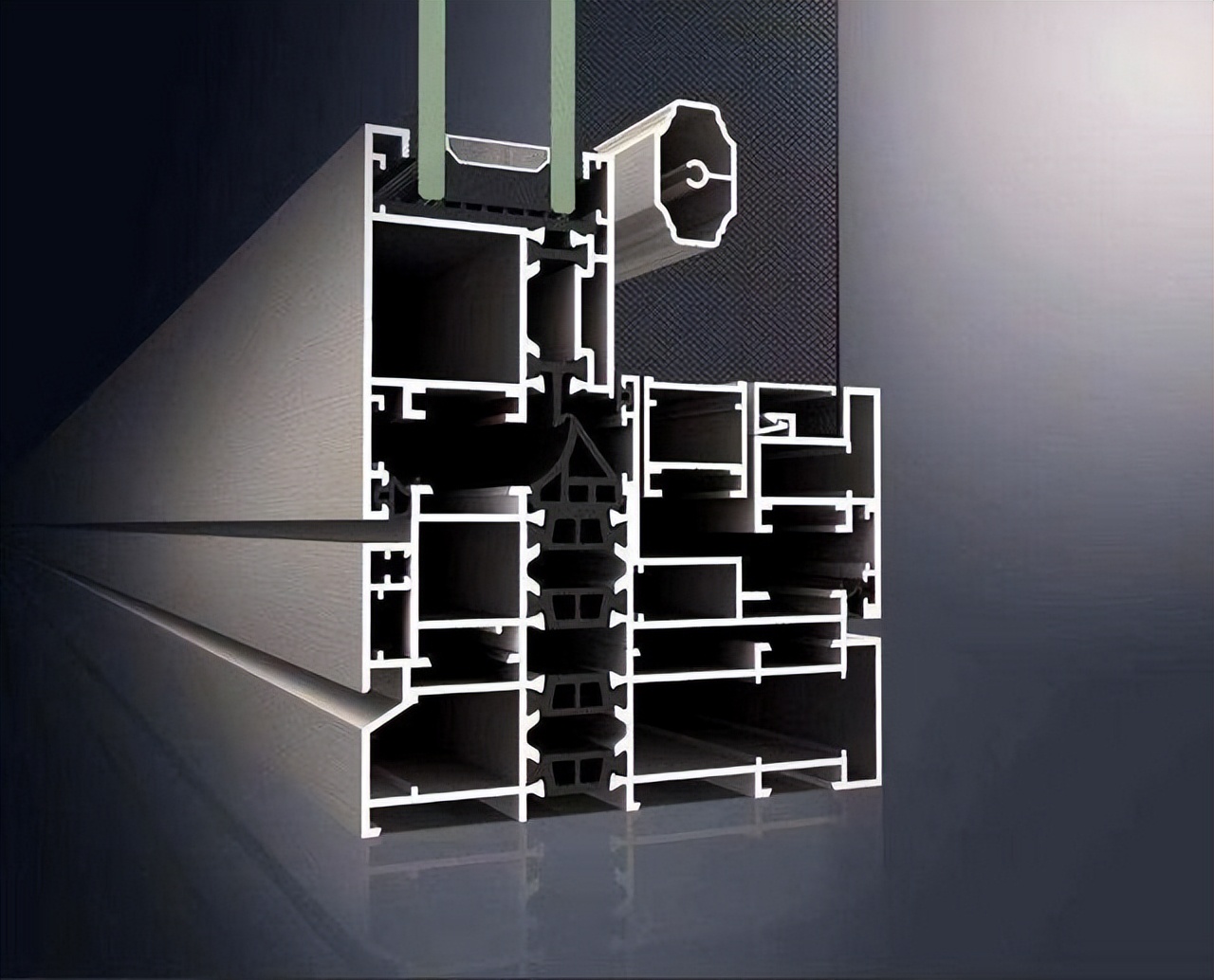 封阳台断桥铝一般都是多少的,封阳台断桥铝用灰色好看吗