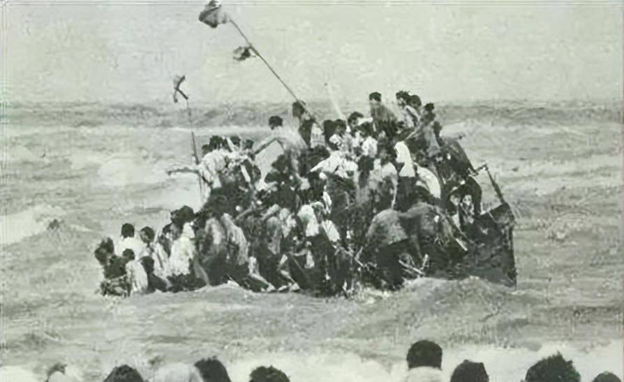 “不卖给中国人”，外国商店惊现离谱横幅，网友：白眼狼忘本！