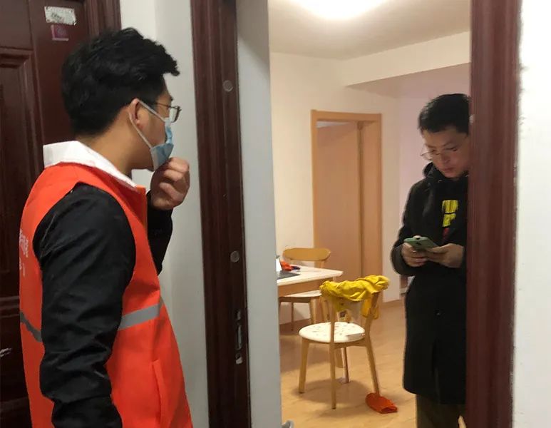 同心抗疫筑牢防线 (同心抗疫守住防线)