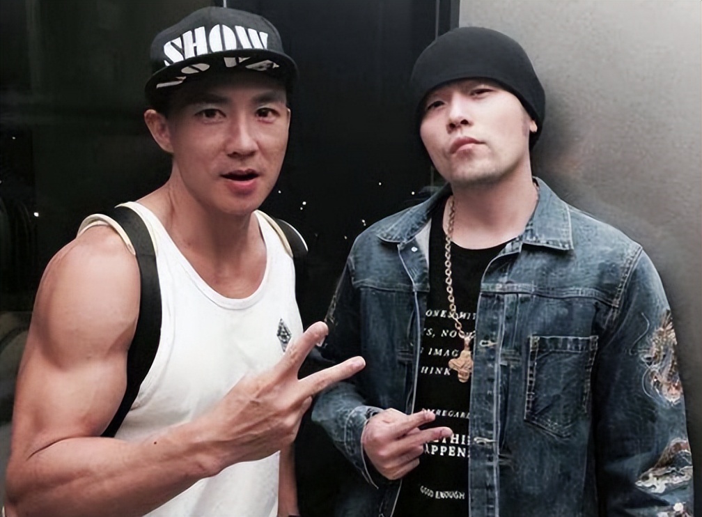 OMG！肥油咔咔掉！刘畊宏+李佳琦怎么让你“人财两空”？