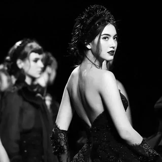 他泰颜值一姐情商这么低？频频迷惑发言引发争议，如今脸也崩了？