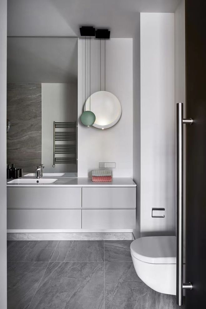 公厕马桶和蹲便哪个更脏,壁挂马桶与普通马桶更容易堵吗