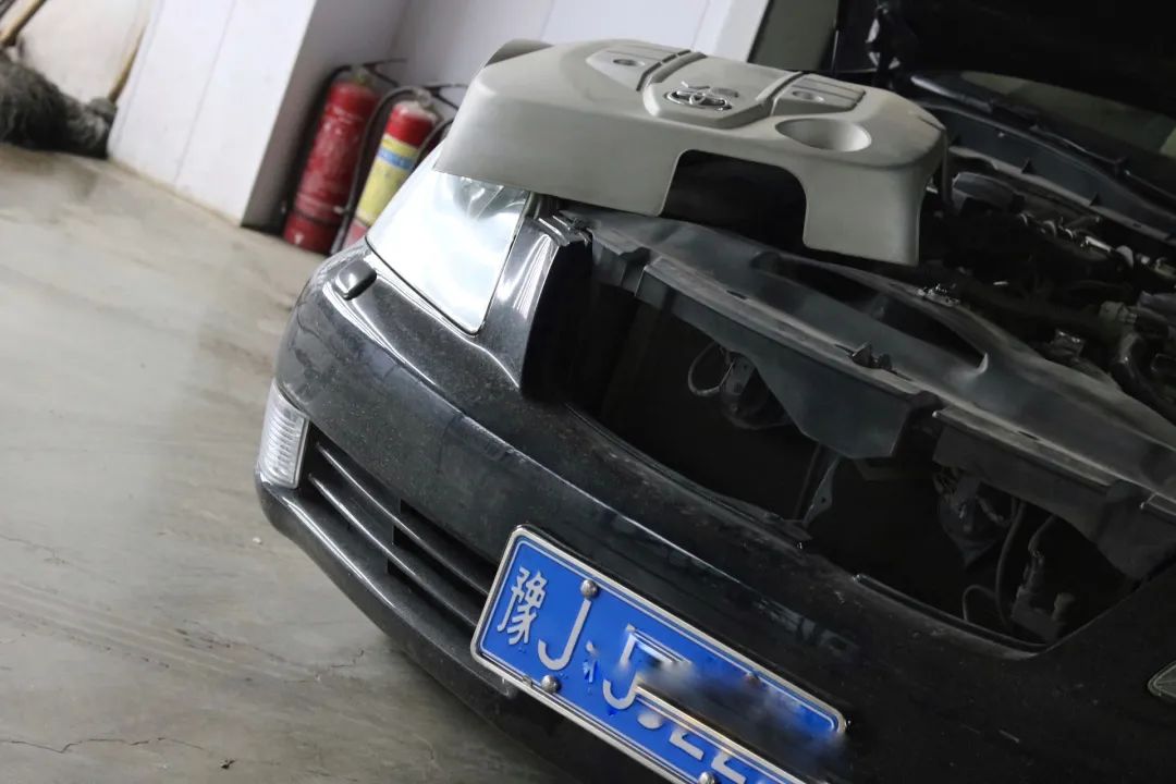 老皇冠全车翻新整备50000元,12代皇冠二手翻新要多少钱