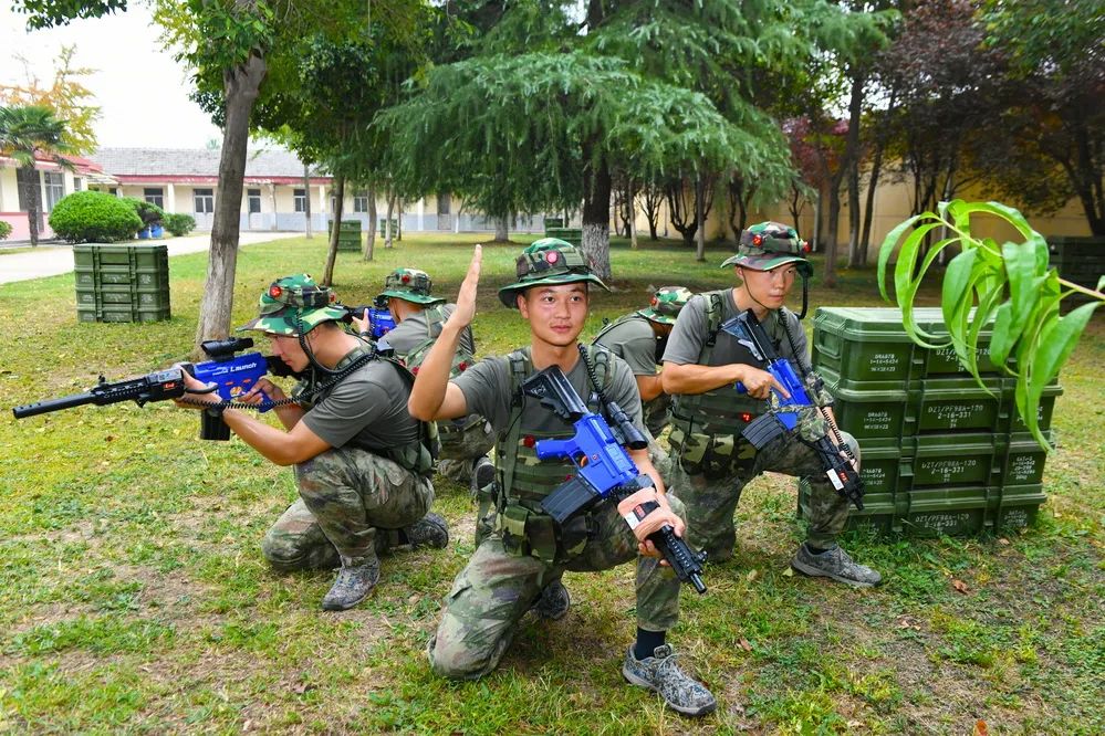 第71集团军：欢声笑语庆国庆，群众性文化活动暖兵心！