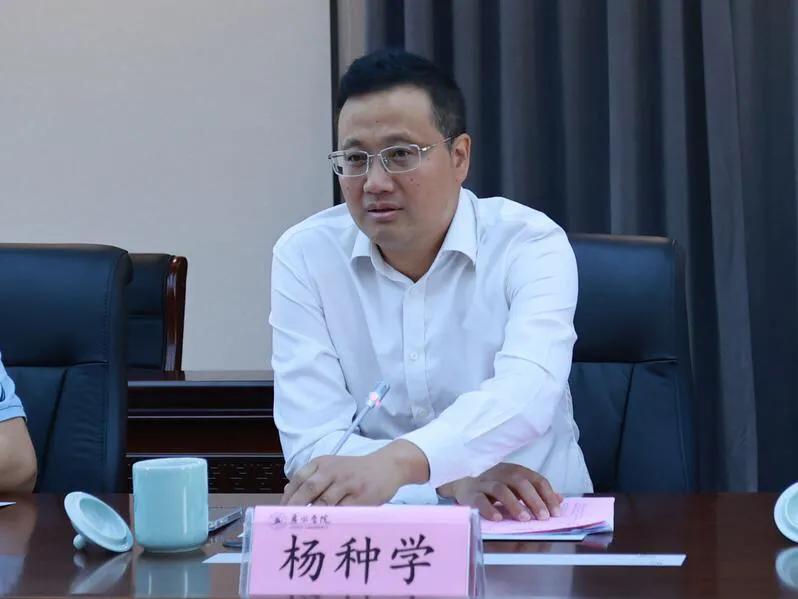 南京50岁书记出轨人妻后续：女主高颜值，*裤底**被扒，男主好眼光