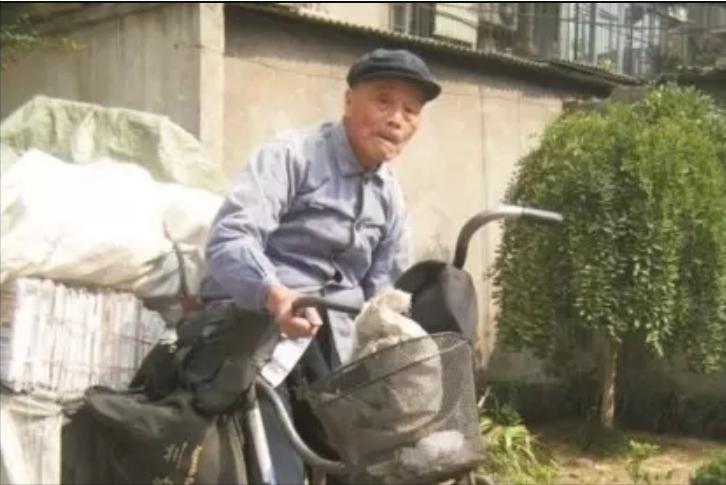 老汉出狱蹬三轮车,浙江刑满后的老汉