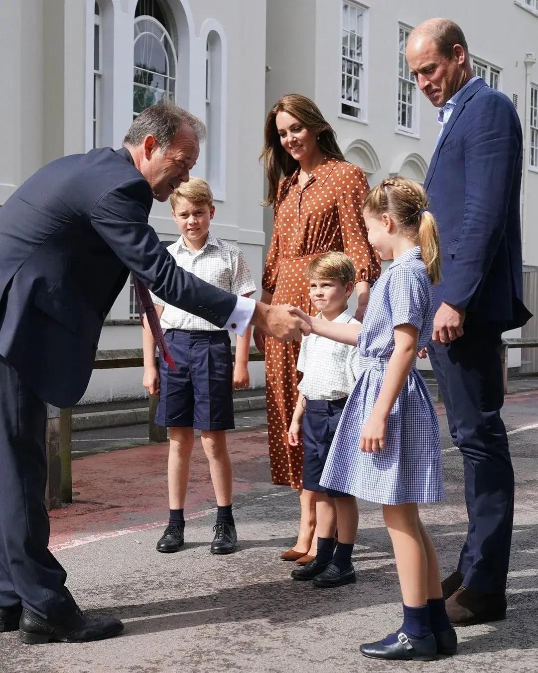 威尔士三小只,威尔士三宝威廉王子最宠爱谁