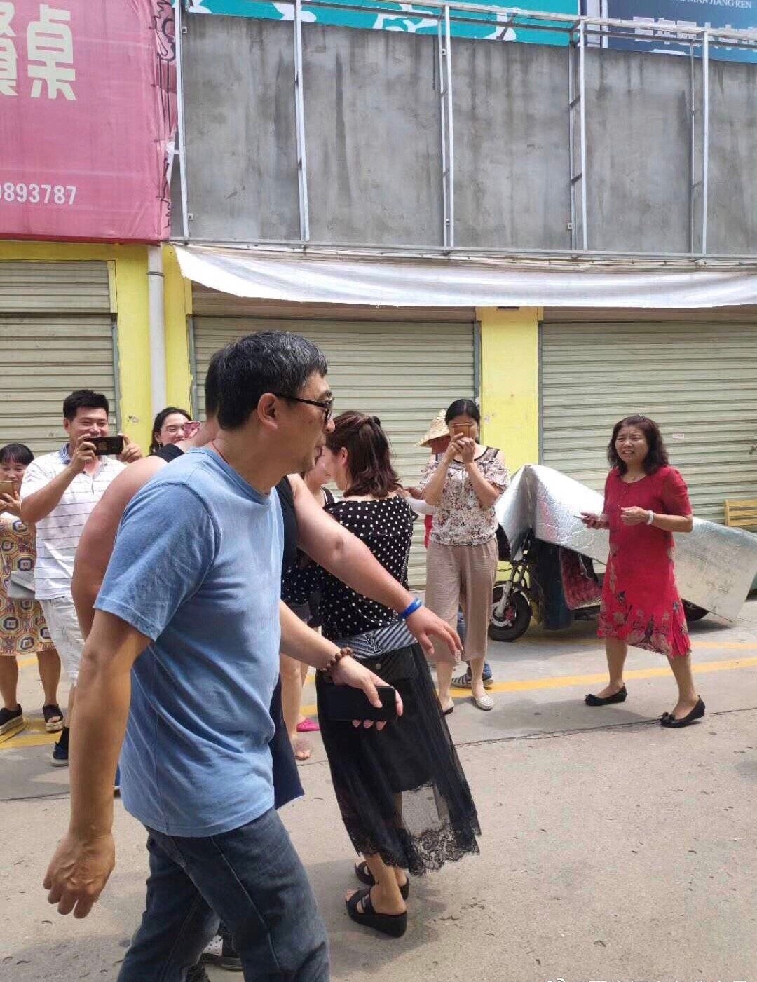 看见香蕉就流泪，一接吻嘴就肿，明星这些“隐疾”，困扰他们很久