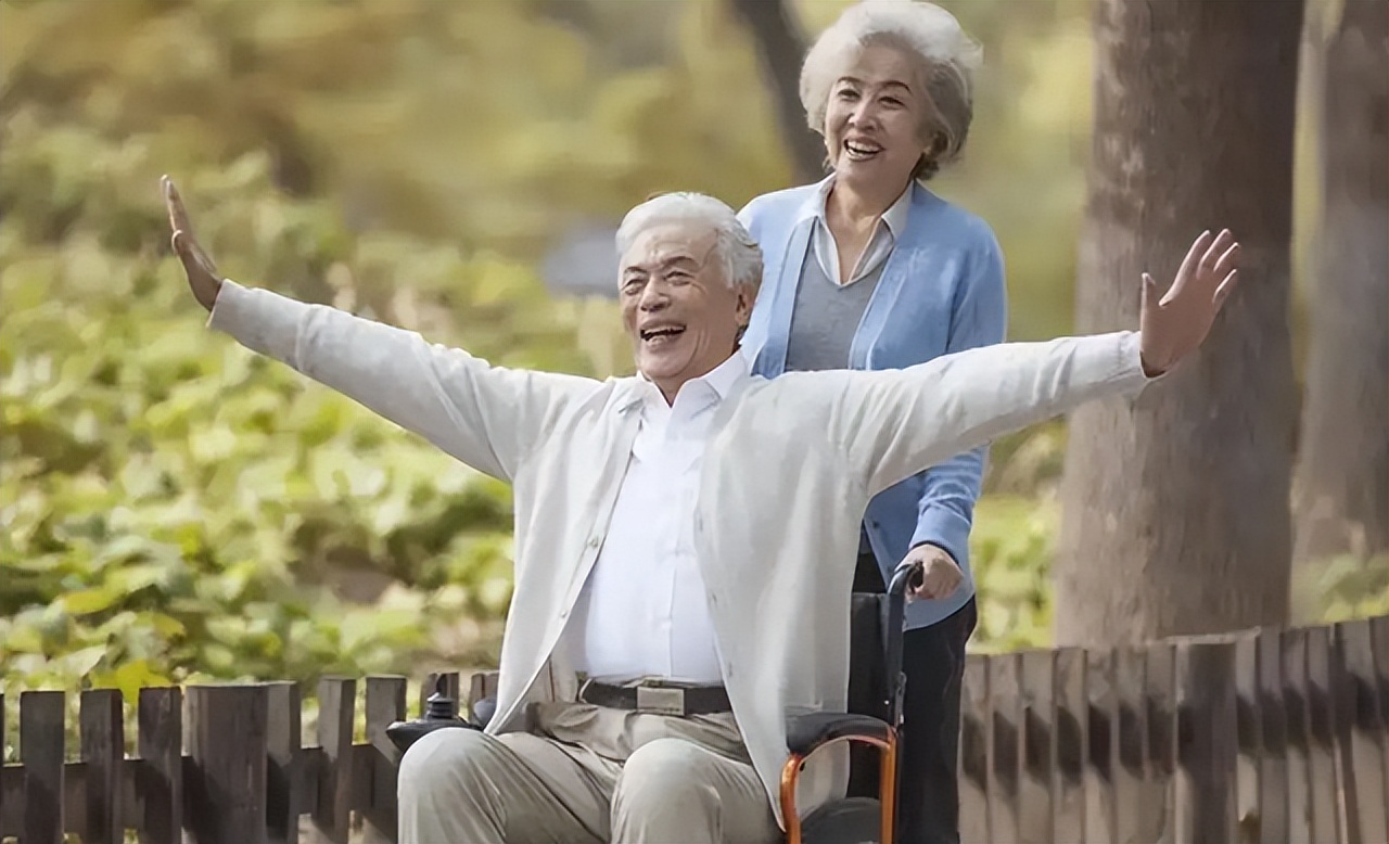 为什么半夜嘴巴很干,为什么半夜嘴巴冒酸水